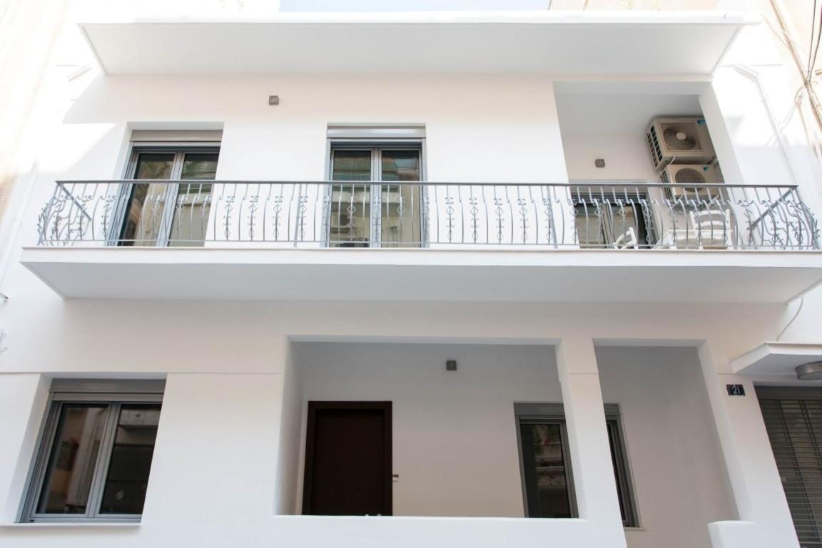 Renovated 5 Bdr House Near Acropolis - New Beds, Terrace & Green Yard Athen Eksteriør bilde
