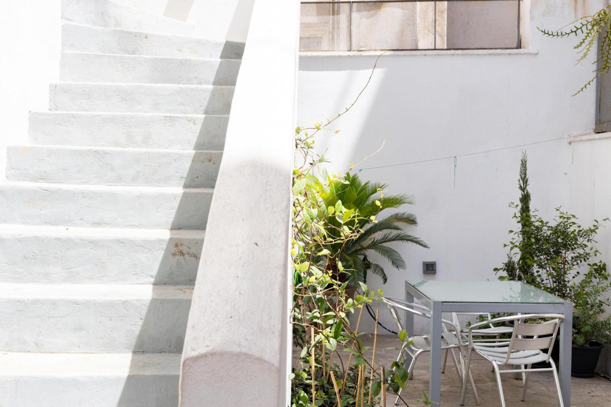 Renovated 5 Bdr House Near Acropolis - New Beds, Terrace & Green Yard Athen Eksteriør bilde