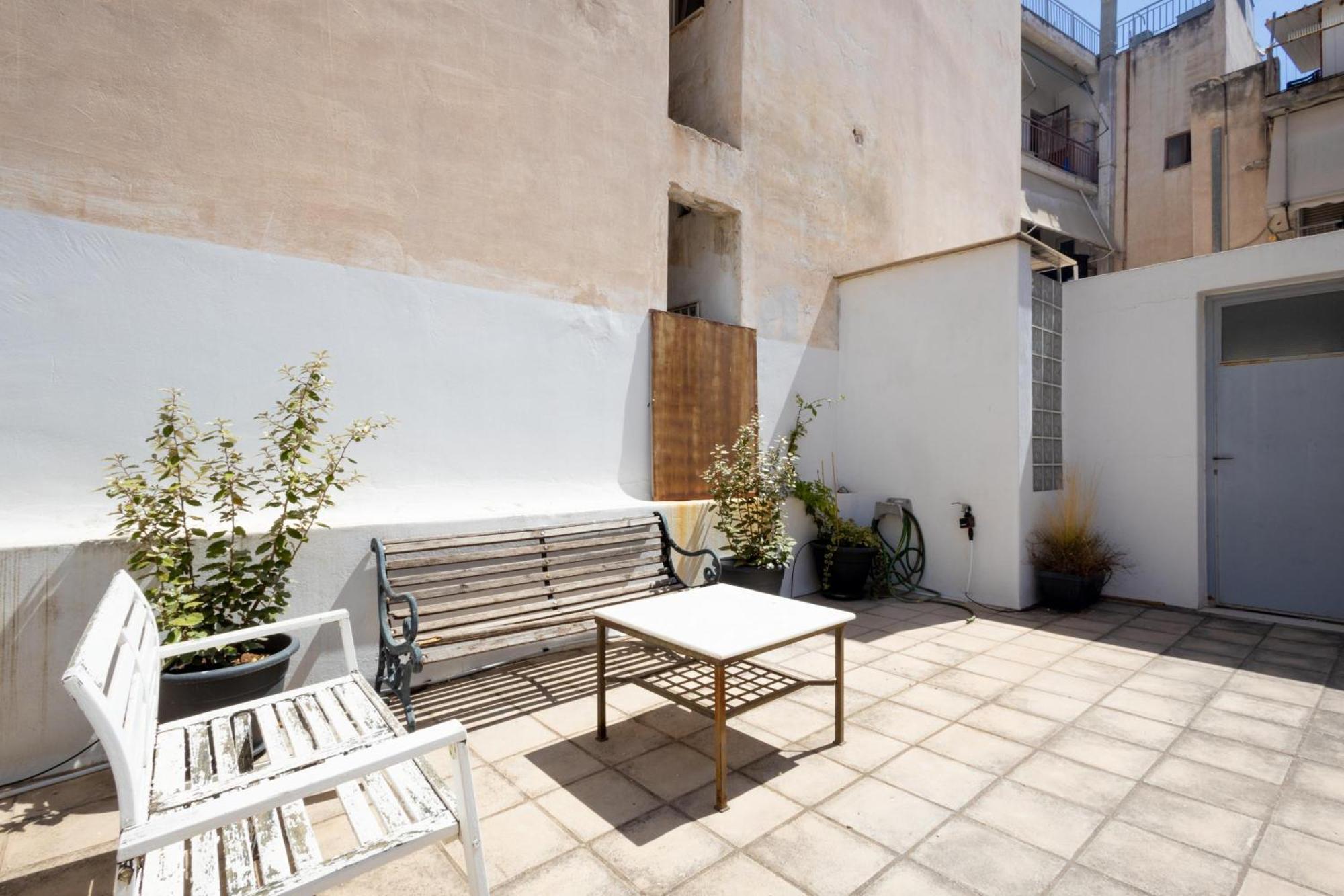 Renovated 5 Bdr House Near Acropolis - New Beds, Terrace & Green Yard Athen Eksteriør bilde