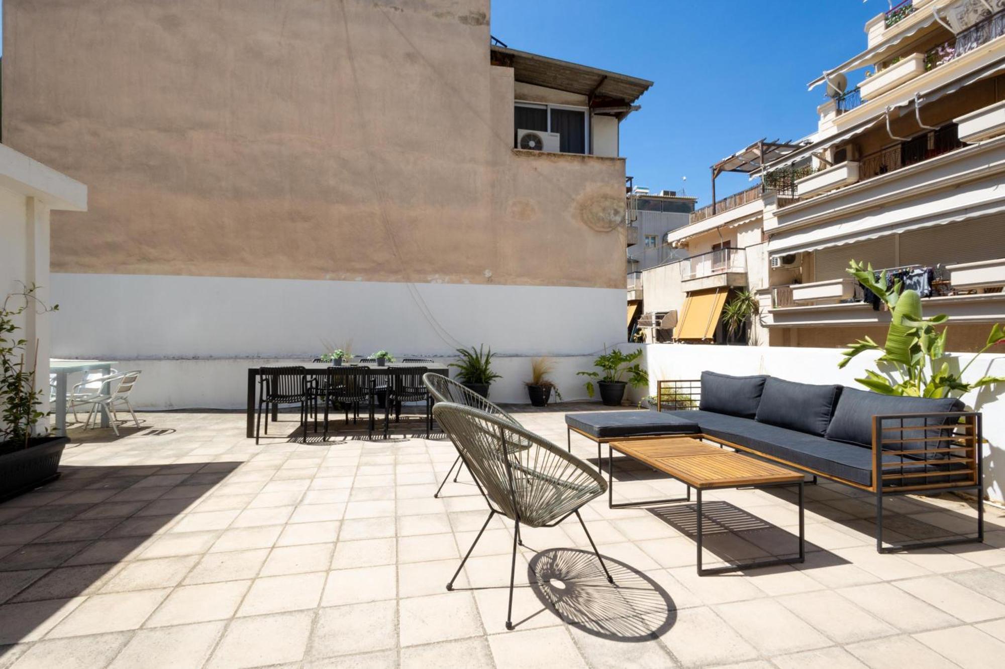Renovated 5 Bdr House Near Acropolis - New Beds, Terrace & Green Yard Athen Eksteriør bilde