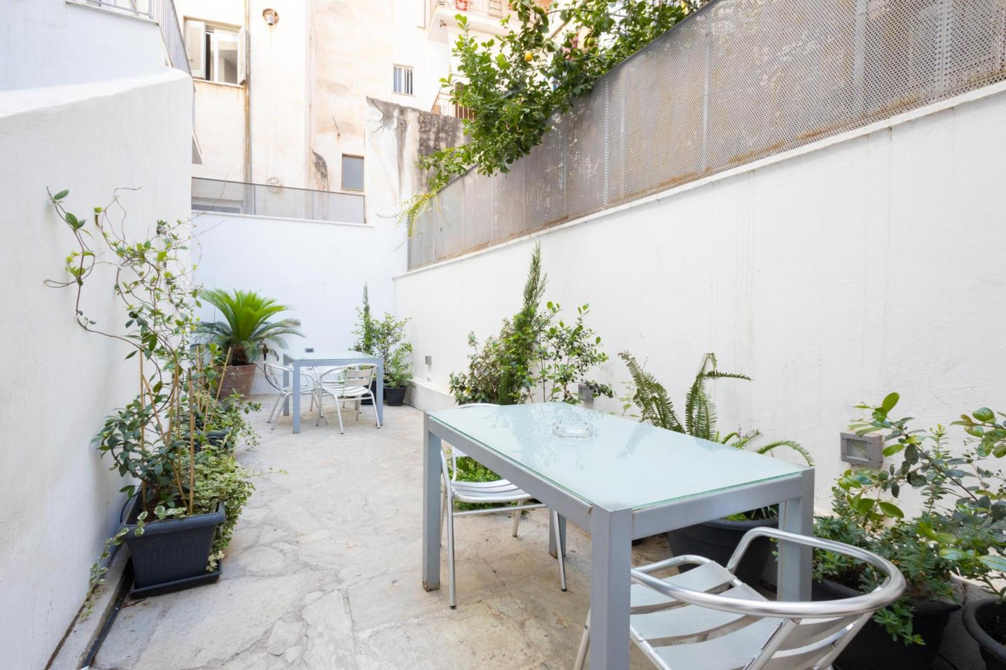 Renovated 5 Bdr House Near Acropolis - New Beds, Terrace & Green Yard Athen Eksteriør bilde