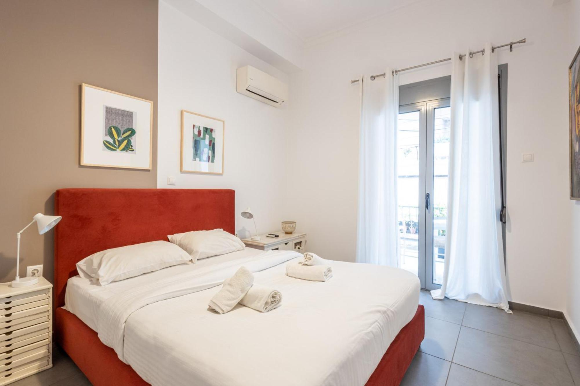 Renovated 5 Bdr House Near Acropolis - New Beds, Terrace & Green Yard Athen Eksteriør bilde