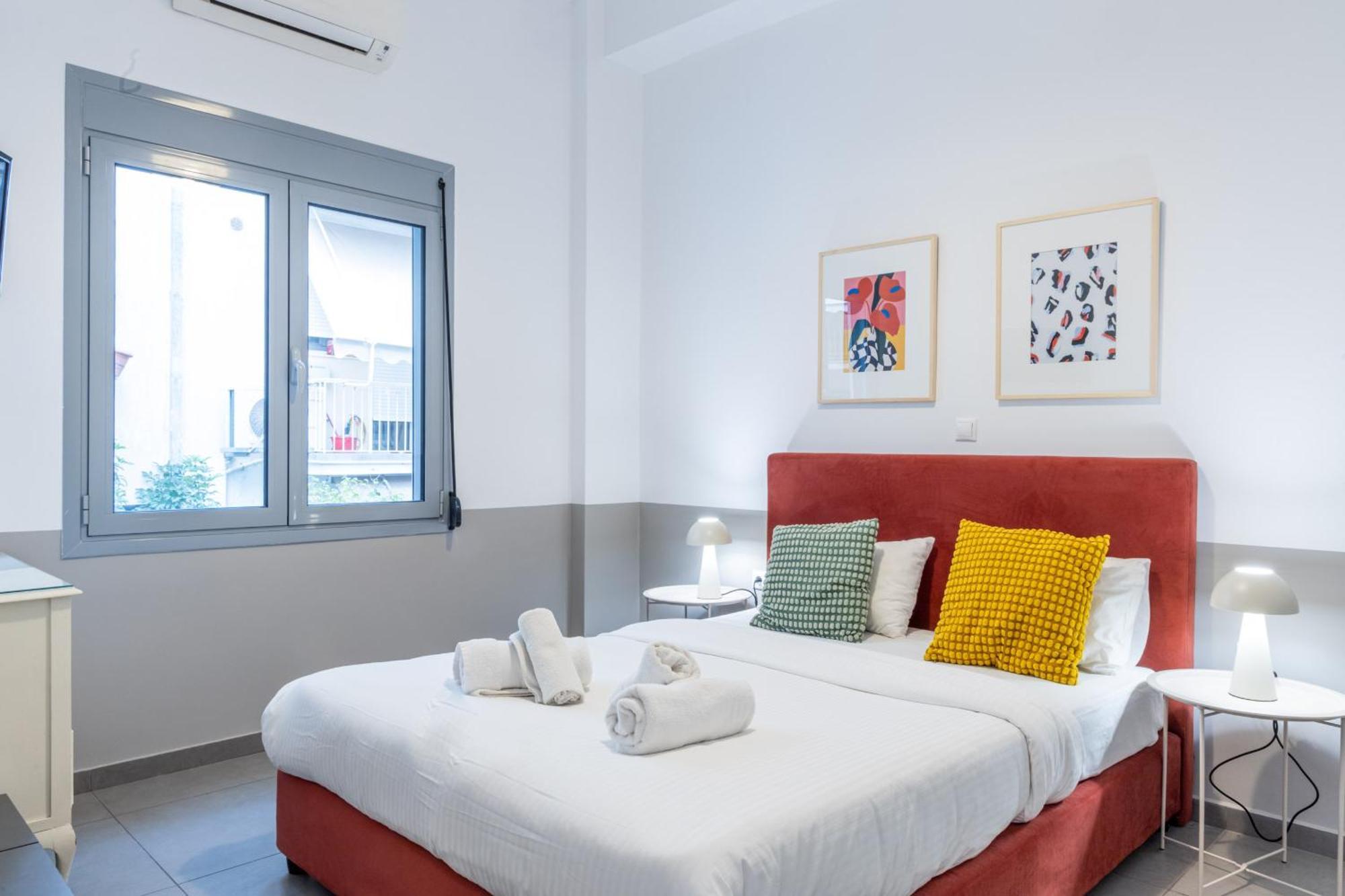 Renovated 5 Bdr House Near Acropolis - New Beds, Terrace & Green Yard Athen Eksteriør bilde