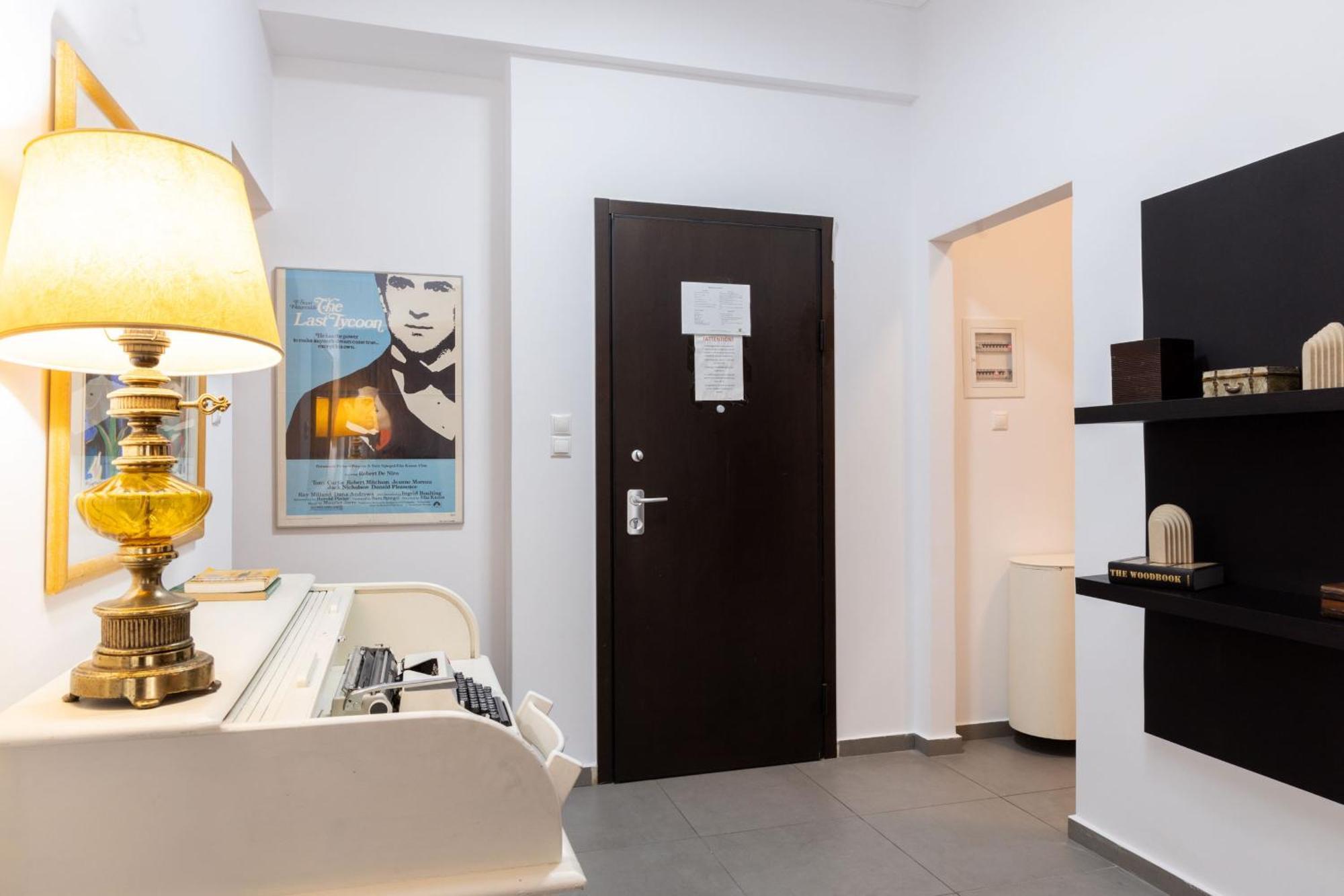 Renovated 5 Bdr House Near Acropolis - New Beds, Terrace & Green Yard Athen Eksteriør bilde