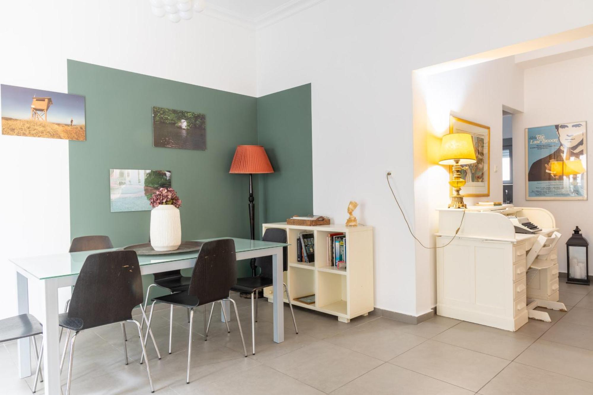 Renovated 5 Bdr House Near Acropolis - New Beds, Terrace & Green Yard Athen Eksteriør bilde