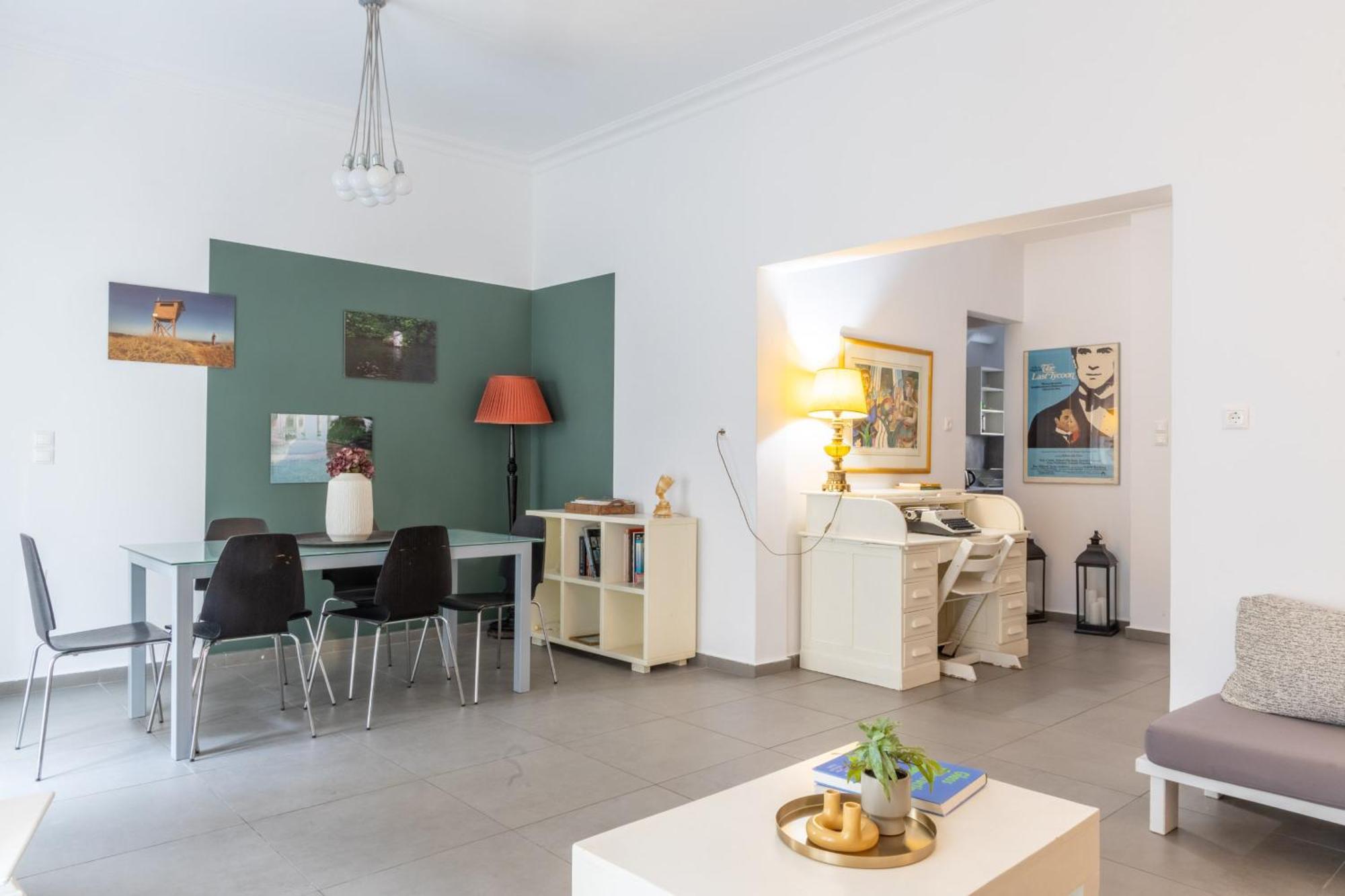 Renovated 5 Bdr House Near Acropolis - New Beds, Terrace & Green Yard Athen Eksteriør bilde