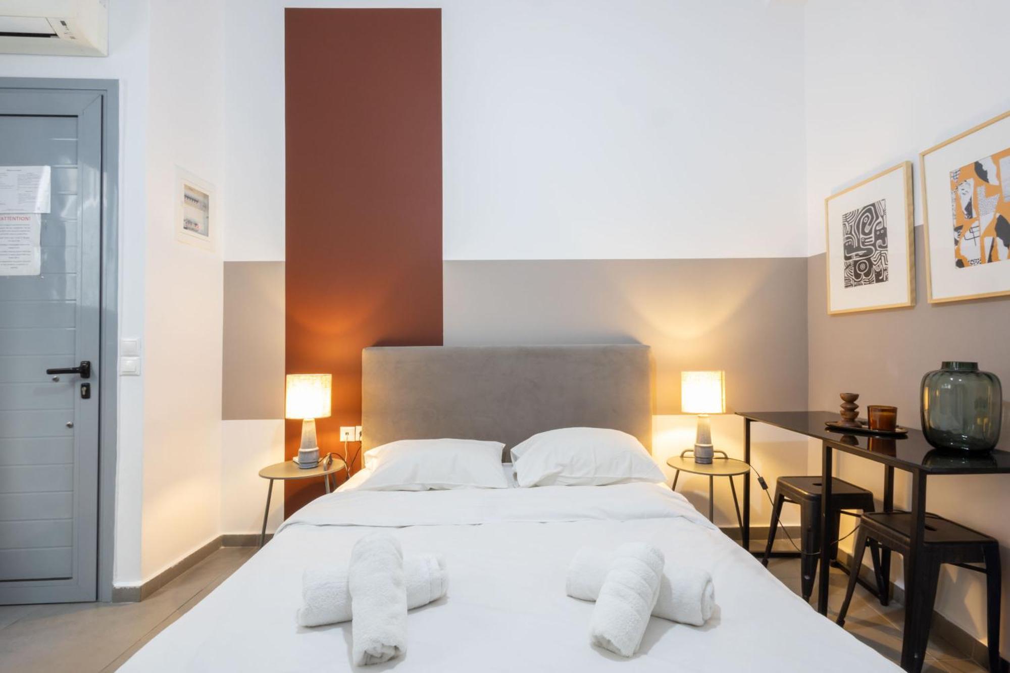 Renovated 5 Bdr House Near Acropolis - New Beds, Terrace & Green Yard Athen Eksteriør bilde
