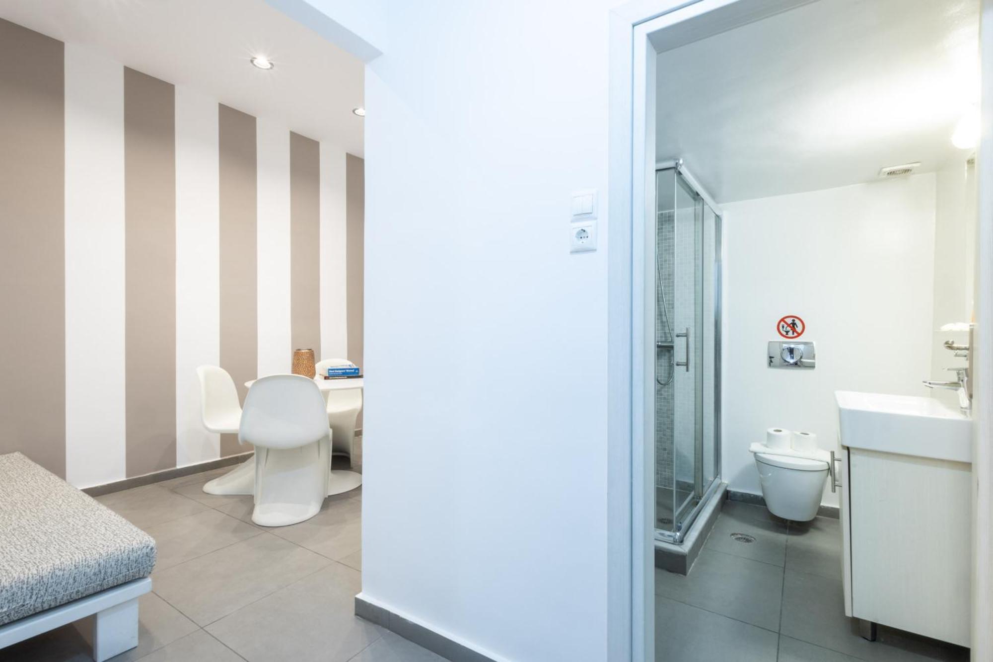Renovated 5 Bdr House Near Acropolis - New Beds, Terrace & Green Yard Athen Eksteriør bilde