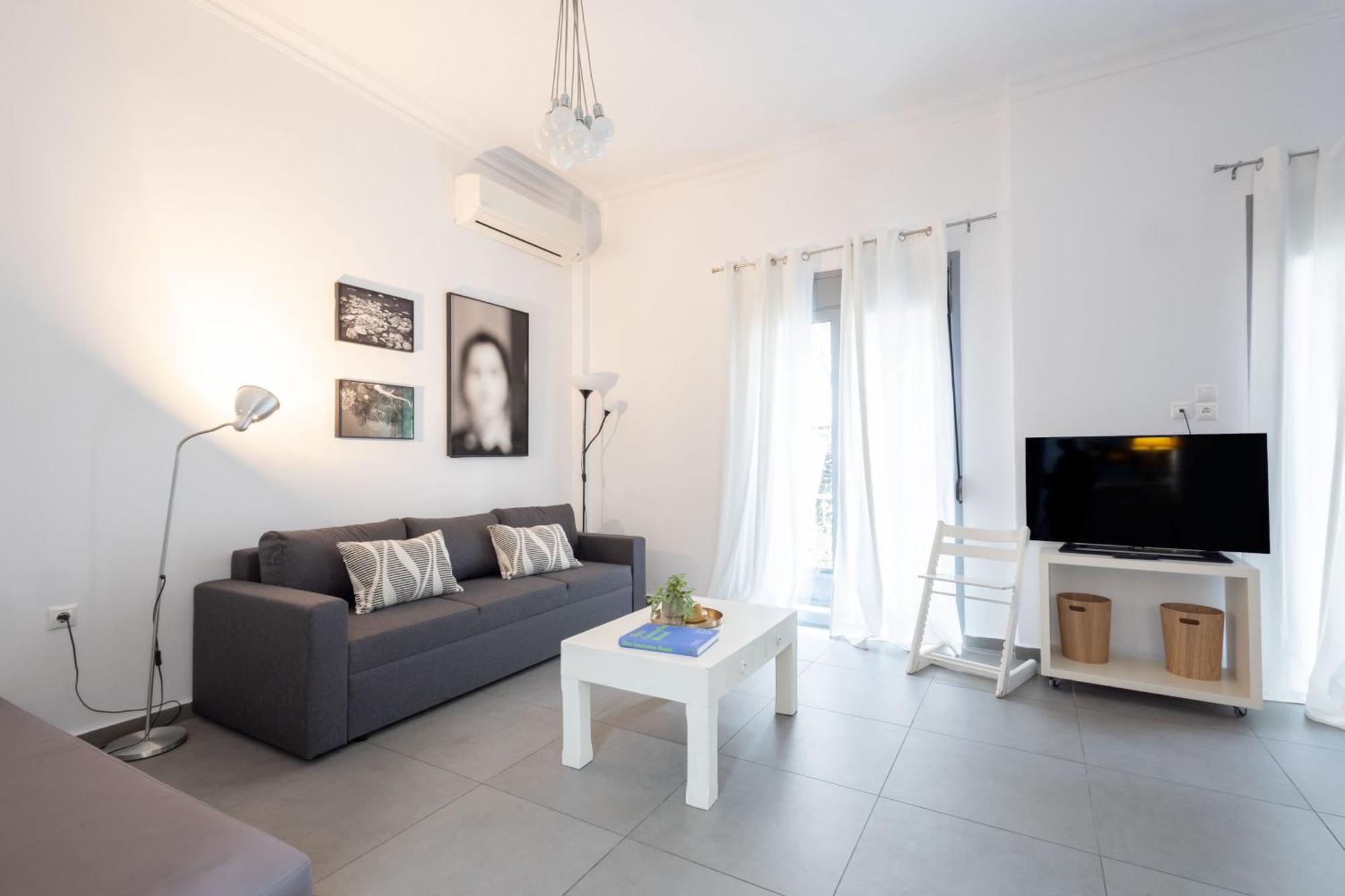 Renovated 5 Bdr House Near Acropolis - New Beds, Terrace & Green Yard Athen Eksteriør bilde